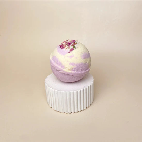 Sweet Kisses Bath Bomb