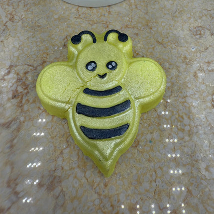 Bee Bath Bomb - Scented In Apple