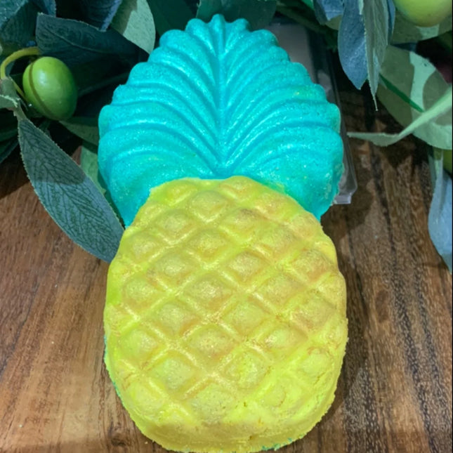 Pineapple Bath Bomb – Pina Colada Scent